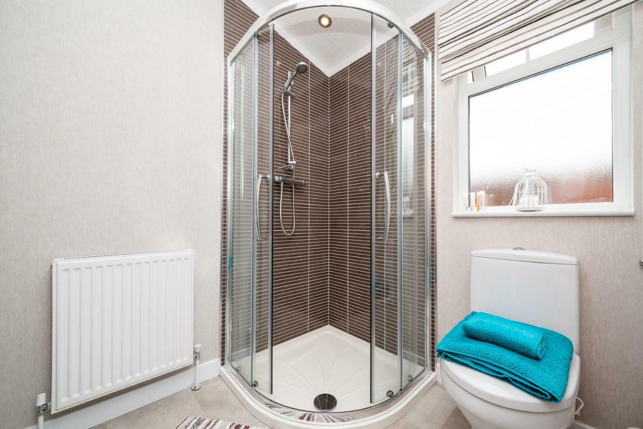 Thistle Lodge Auchterarder Bagian luar foto