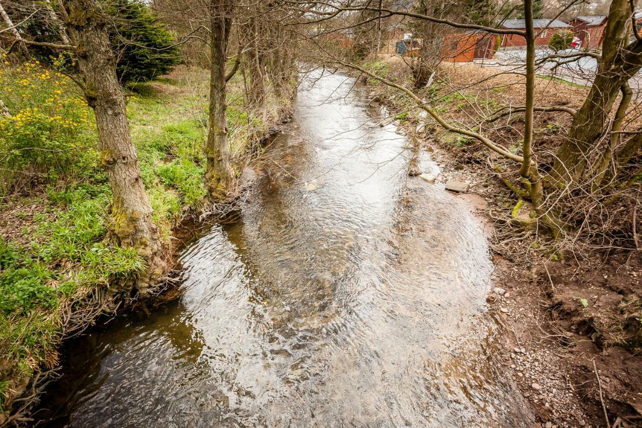 Thistle Lodge Auchterarder Bagian luar foto