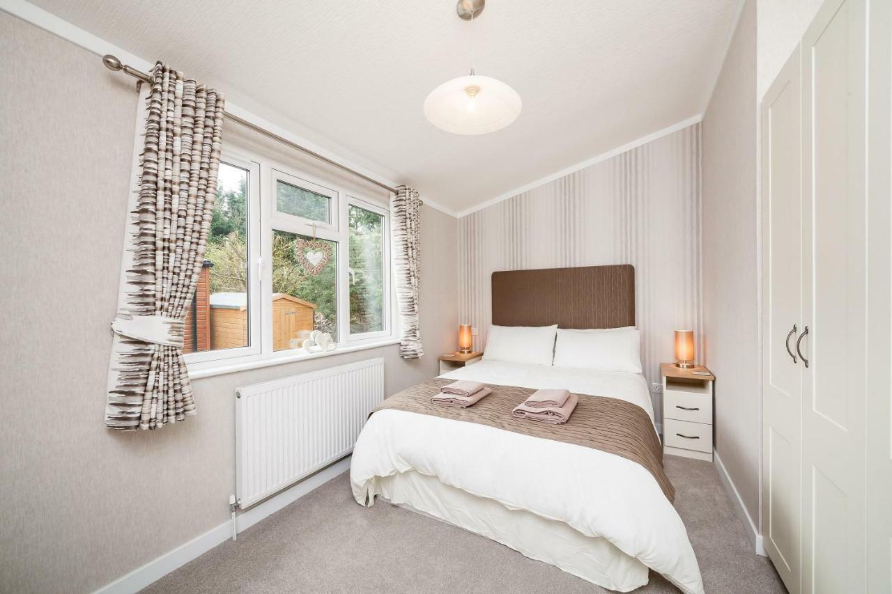 Thistle Lodge Auchterarder Bagian luar foto