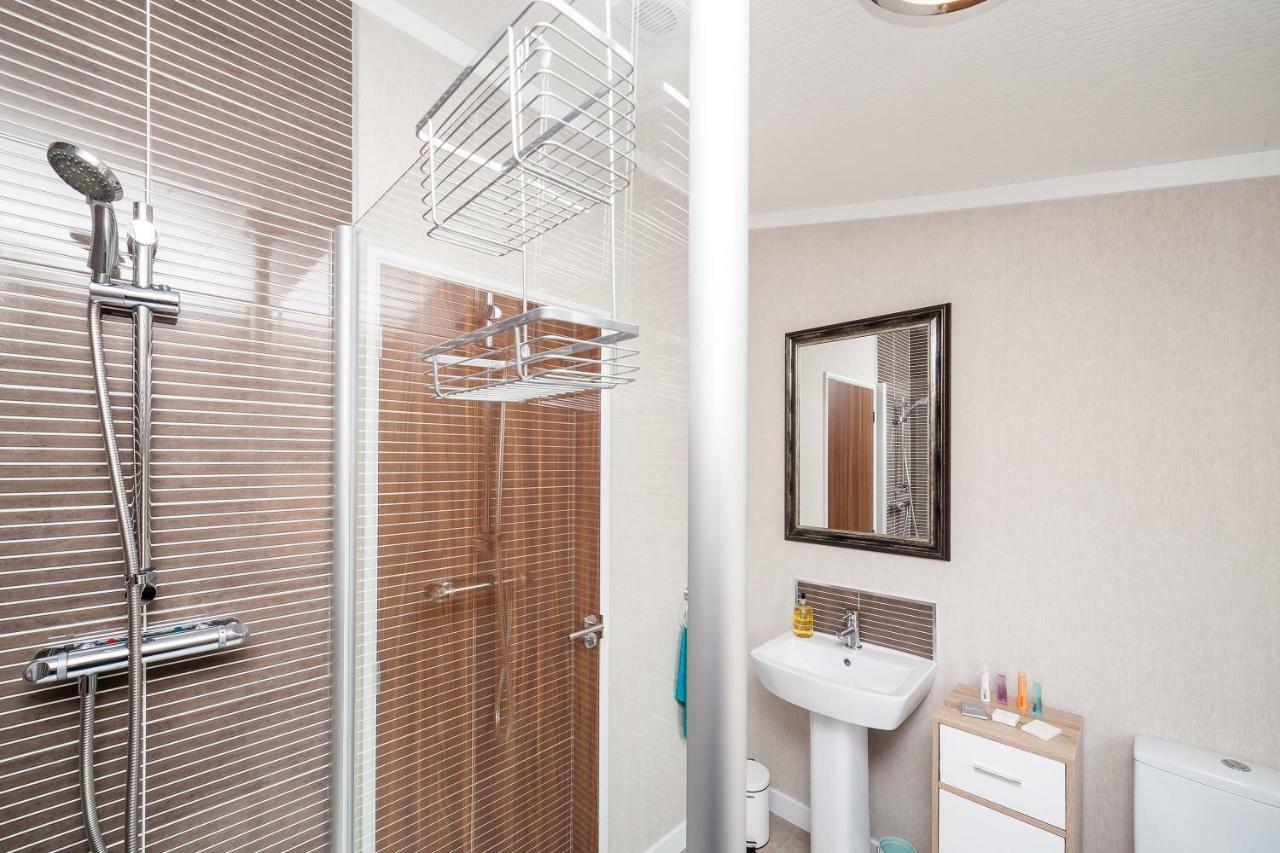 Thistle Lodge Auchterarder Bagian luar foto