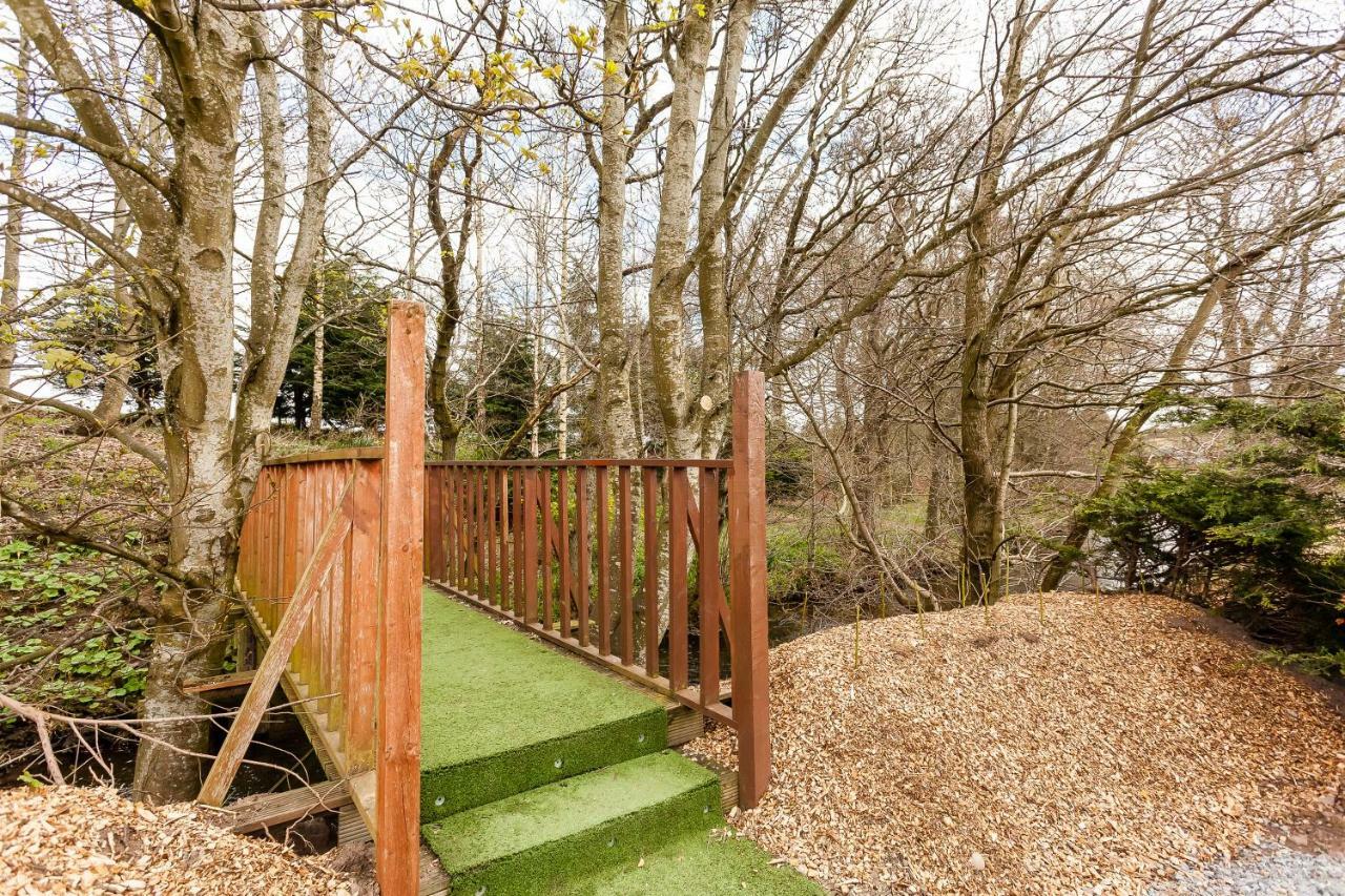 Thistle Lodge Auchterarder Bagian luar foto
