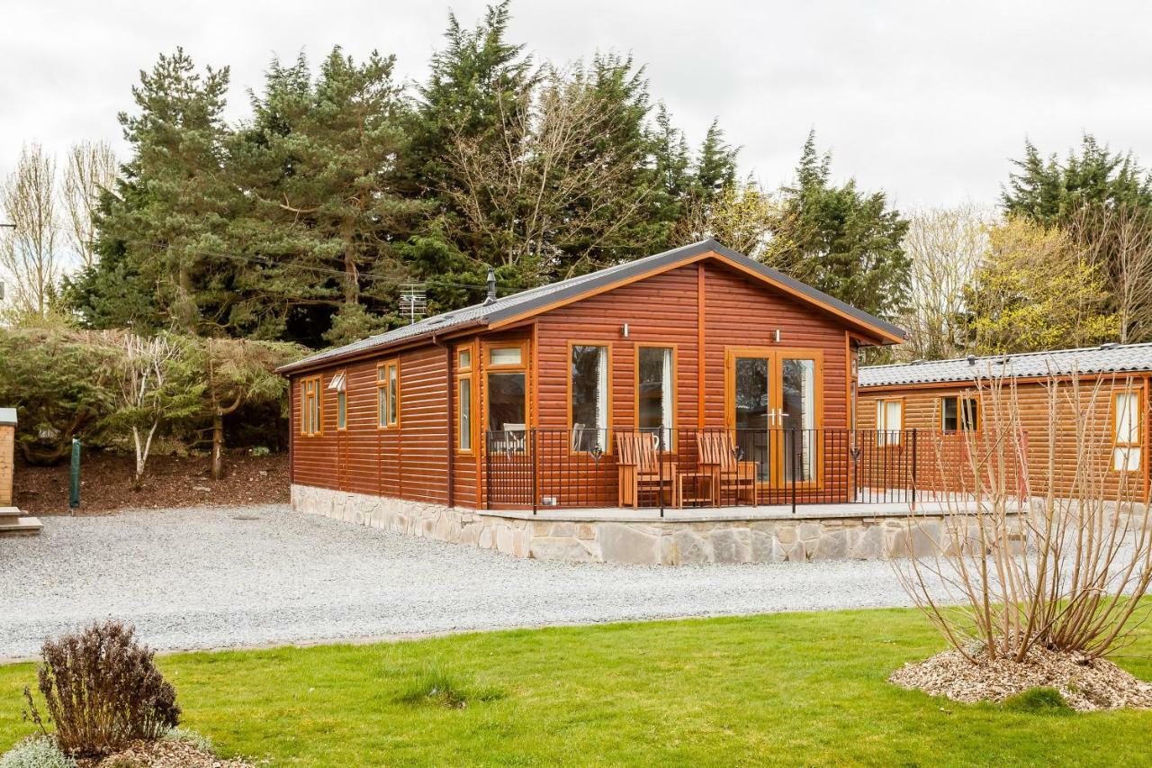 Thistle Lodge Auchterarder Bagian luar foto